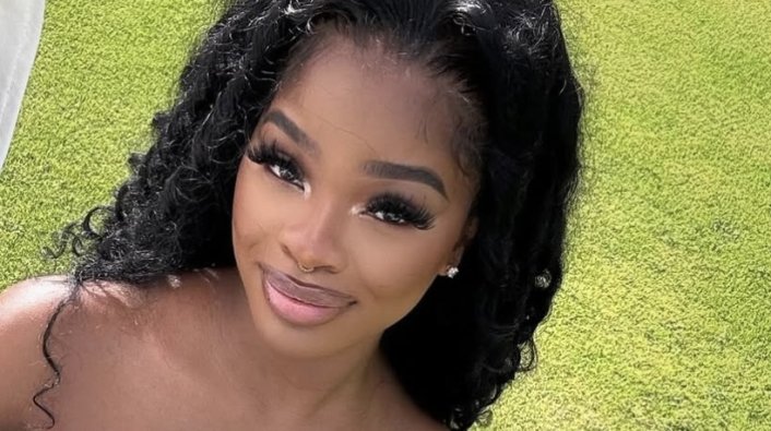 Jt Rapper Teeth Rapper JT Says She'll Sell Her iPhone with